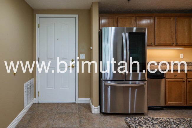 3075 E Kennedy Dr in Salt Lake City, UT - Building Photo - Building Photo