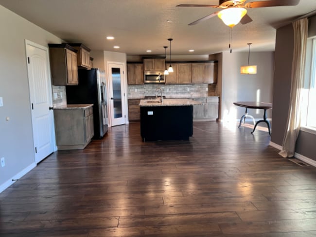 4491 Corvina St in Richland, WA - Building Photo - Building Photo