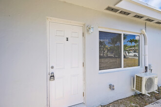 1157 W 36th St in West Palm Beach, FL - Foto de edificio - Building Photo