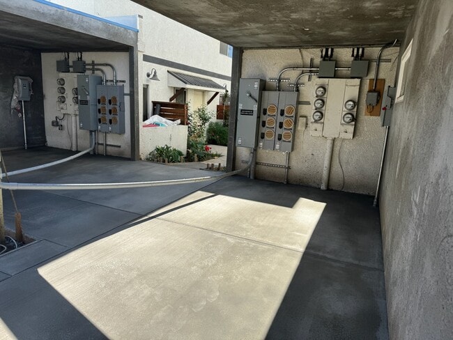 24332 1/2-24334 1/2 Chestnut St in Santa Clarita, CA - Foto de edificio - Building Photo