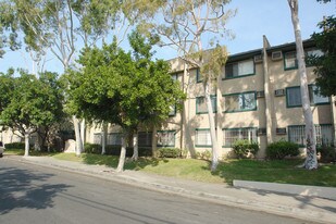 Willowbrook Villa in Los Angeles, CA - Building Photo