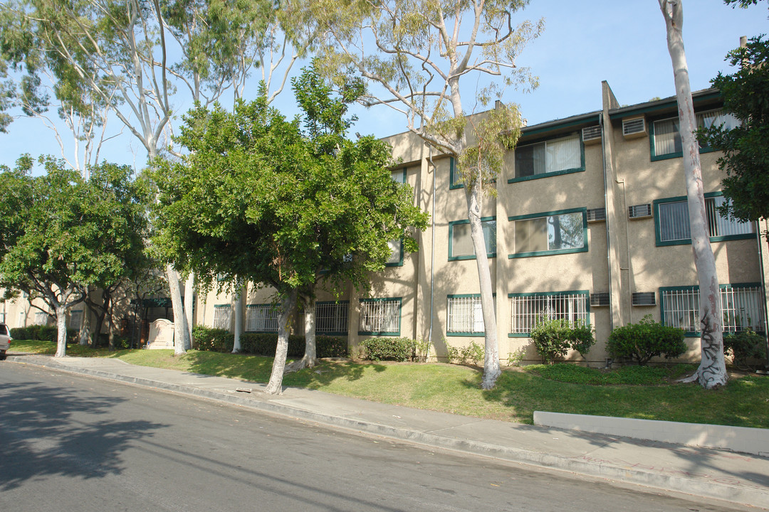 Willowbrook Villa in Los Angeles, CA - Foto de edificio