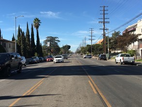 12528 Vanowen St in North Hollywood, CA - Foto de edificio - Other