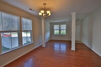 517 Tudor Ct in Newport News, VA - Building Photo - Building Photo