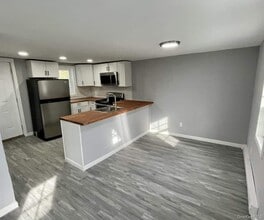 30 S Center St in Millerton, NY - Building Photo - Building Photo