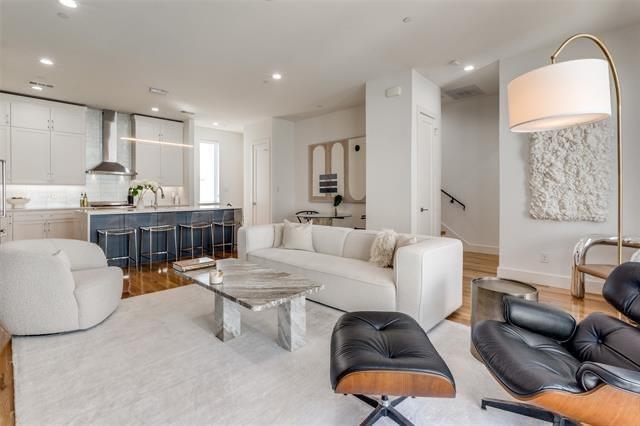 2311 N Carroll Ave in Dallas, TX - Building Photo