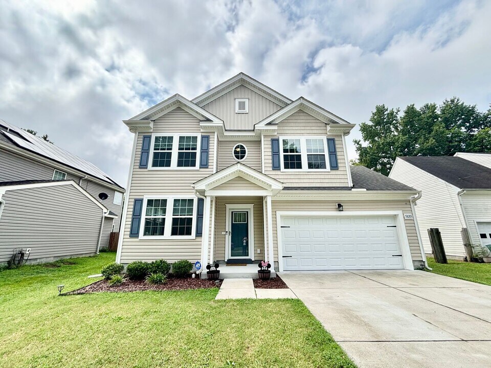 5133 Old Pughsville Rd in Chesapeake, VA - Building Photo