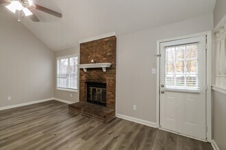 5733 Crievewood Dr in Memphis, TN - Building Photo - Building Photo