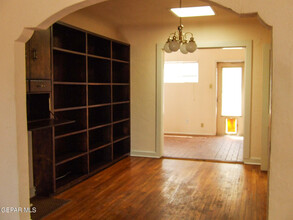 412 E Baltimore Dr in El Paso, TX - Foto de edificio - Building Photo