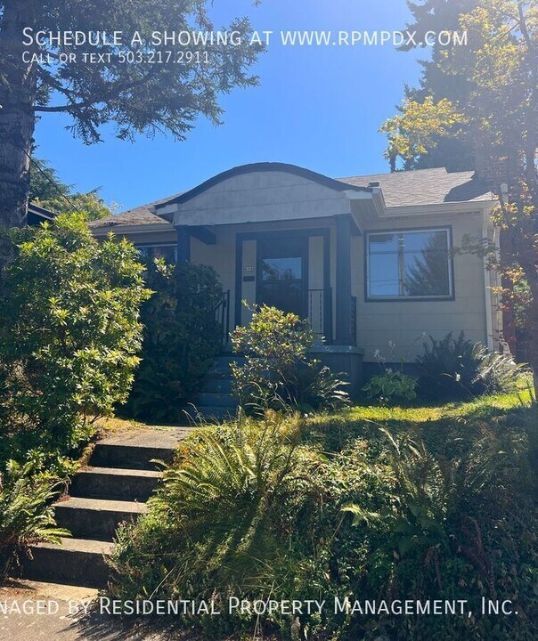 616 N Buffalo St in Portland, OR - Building Photo