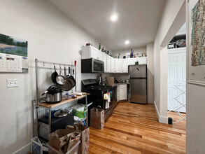 215 Harvard Ave, Unit 5 in Boston, MA - Building Photo - Building Photo
