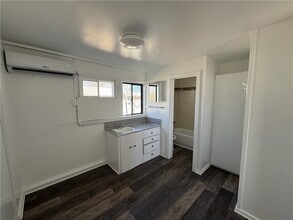 1401 Main St in Kingman, AZ - Foto de edificio - Building Photo