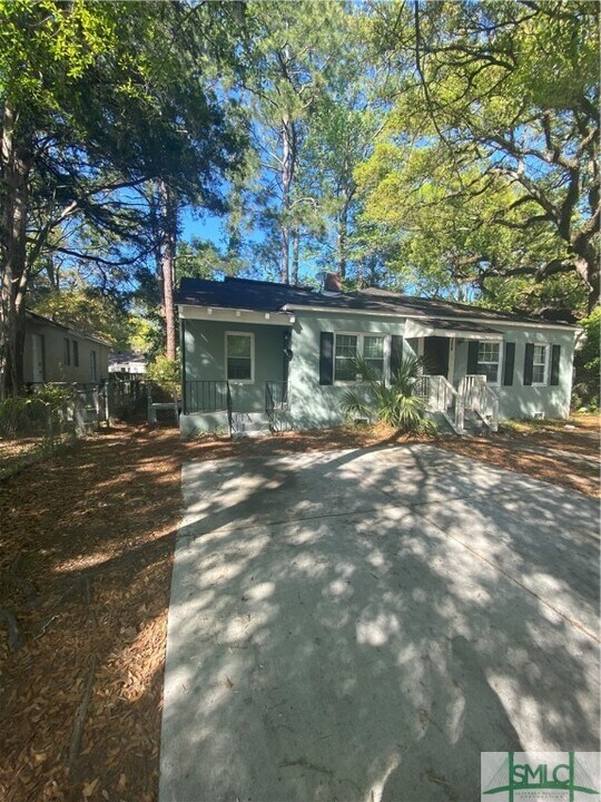 1318 E 53rd St in Savannah, GA - Building Photo