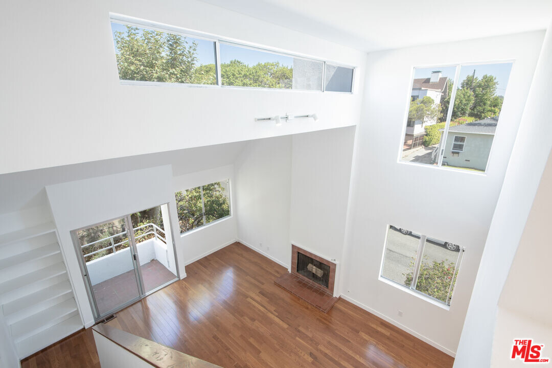 609 Ashland Ave in Santa Monica, CA - Building Photo