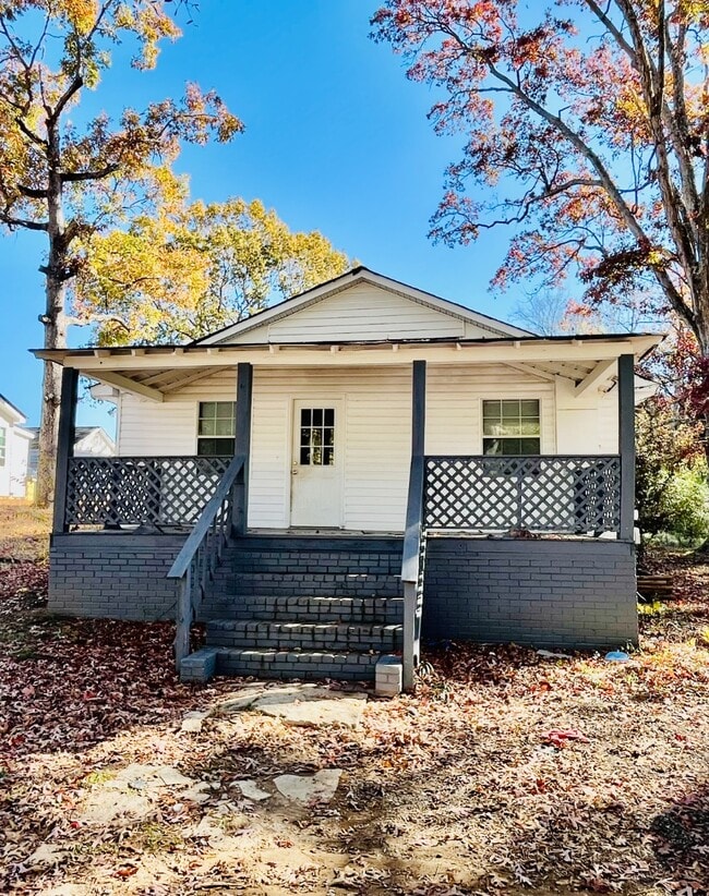 property at 620 N 6th Ave