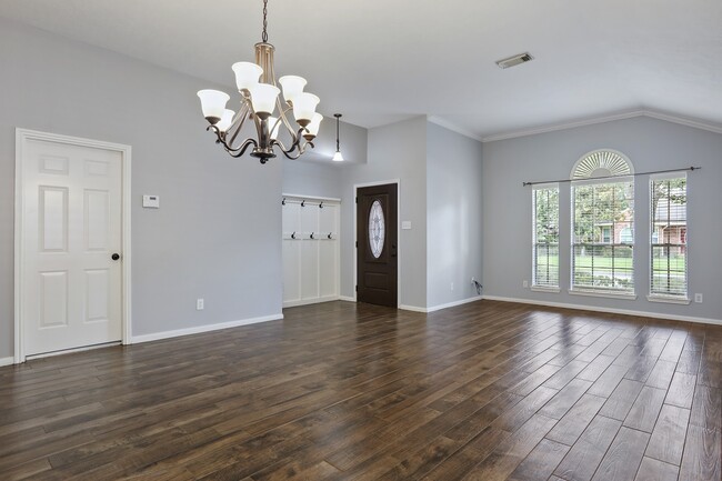 21803 Whispering Forest Dr in Kingwood, TX - Building Photo - Building Photo