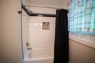 801 E Marion St in Shelby, NC - Building Photo - Building Photo