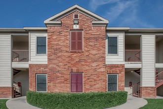 Las Brisas Apartments in Del Rio, TX - Foto de edificio - Building Photo