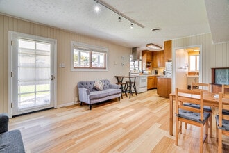 705 Alsace Lorraine Ave in Half Moon Bay, CA - Building Photo - Building Photo