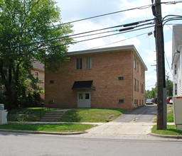 1110 Oakland Ave in Ann Arbor, MI - Building Photo - Building Photo