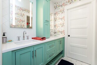 452 W 4th St, Unit 1 in Boston, MA - Building Photo - Building Photo