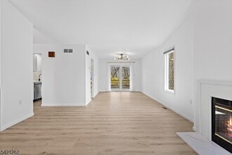 8 Canada Goose Dr in Hackettstown, NJ - Building Photo - Building Photo