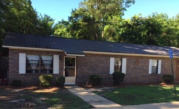 259 W 1st St in Luverne, AL - Building Photo