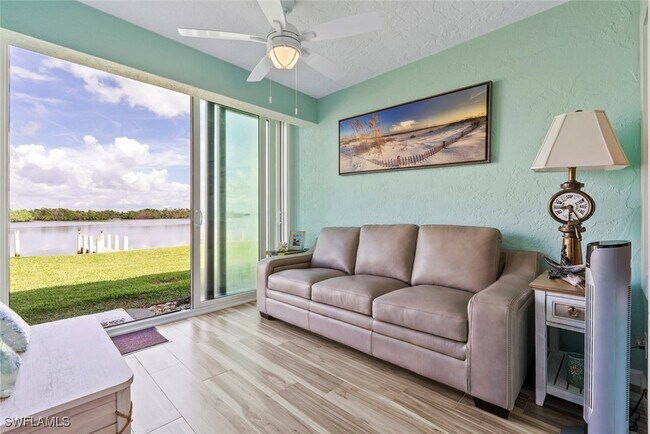 property at 896 Buttonwood Dr