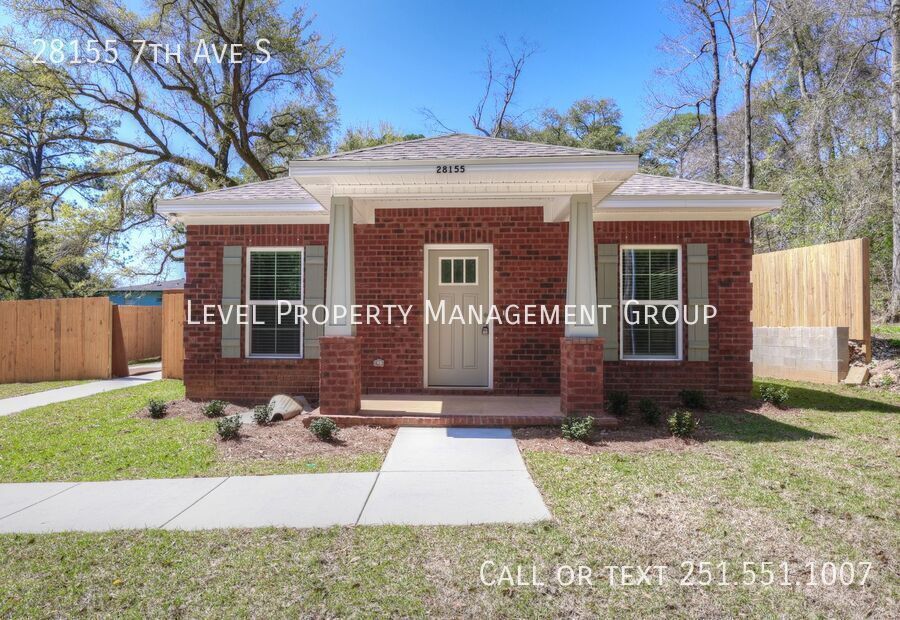 28155 7th Ave in Daphne, AL - Building Photo