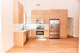 14745 Bassett St in Los Angeles, CA - Building Photo - Building Photo