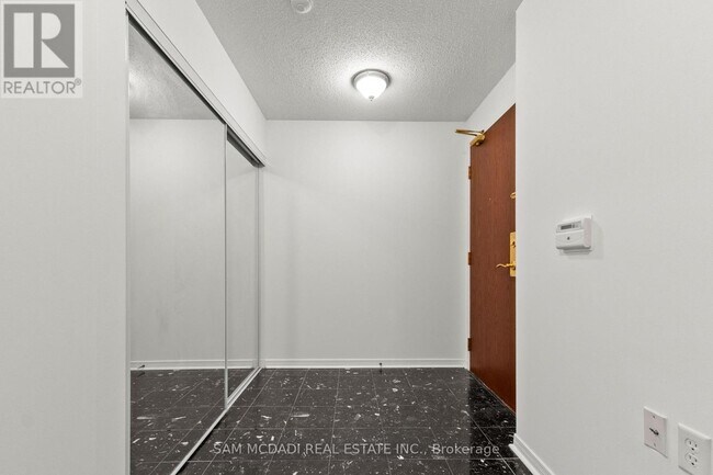 20 Olive Ave in Toronto, ON - Building Photo - Building Photo