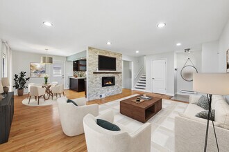 604 S Edward St in Mount Prospect, IL - Building Photo - Building Photo