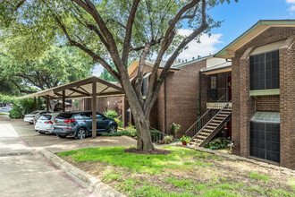 2505 Wedglea Dr in Dallas, TX - Building Photo - Building Photo