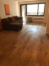 90 Gold St-Unit -14B in New York, NY - Building Photo - Building Photo