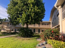 259 Sheffield K in West Palm Beach, FL - Building Photo