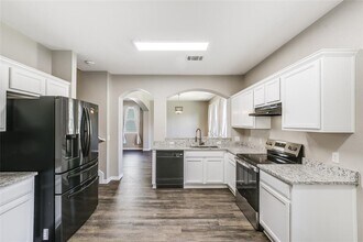 4712 Lake George Ln in Austin, TX - Building Photo - Building Photo