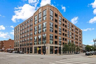 2300 S Michigan Ave in Chicago, IL - Building Photo