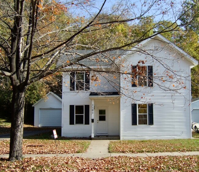 property at 1101 S Dewey St