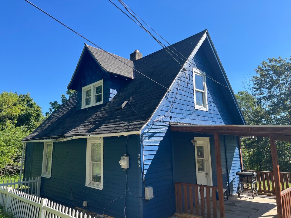 265 Coddington Rd in Ithaca, NY - Building Photo