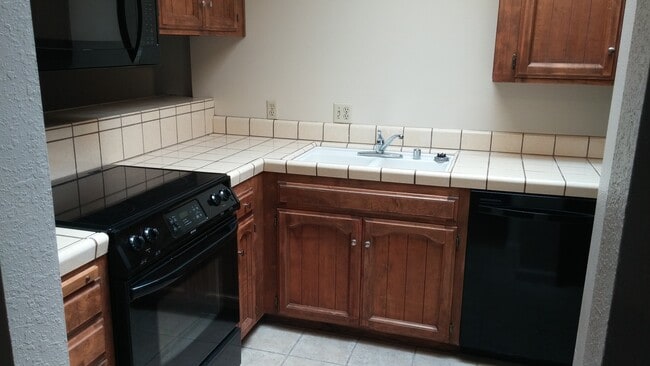 5740 N Monte Ave in Fresno, CA - Building Photo - Building Photo