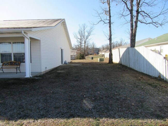 16888 Hurricane Ln in St. Robert, MO - Building Photo - Building Photo