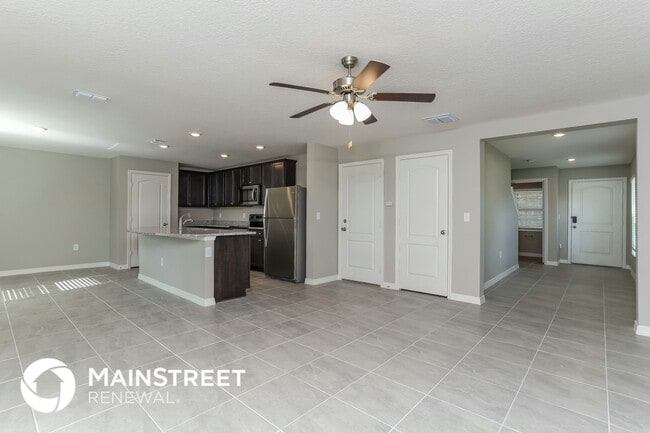 360 Fern Ct in Poinciana, FL - Building Photo - Building Photo