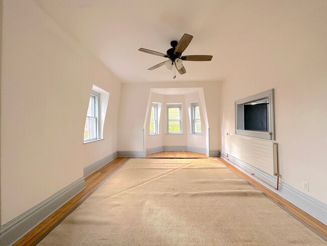 250 Grand St, Unit 3 in Newburgh, NY - Building Photo - Building Photo