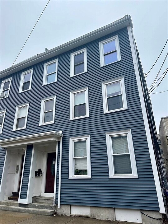 18 Mitchell St in Boston, MA - Building Photo