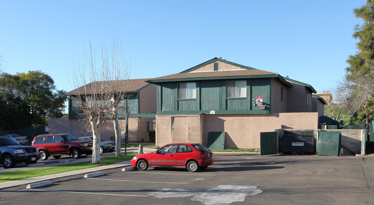 3033 E 18th St in National City, CA - Building Photo