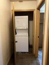 1412 12th Ave SE in Watertown, SD - Foto de edificio - Building Photo