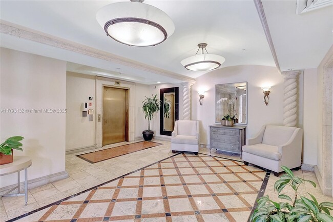 731 Crandon Blvd, Unit 407 in Key Biscayne, FL - Building Photo - Building Photo