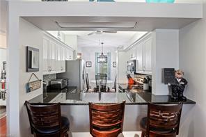 300 Robin Hood Cir-Unit -102 in Naples, FL - Building Photo - Building Photo