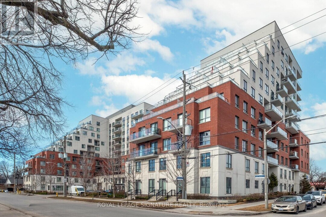 22 E Haven Dr in Toronto, ON - Building Photo