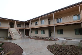 El Camino Real Apartments in Hatch, NM - Building Photo - Building Photo